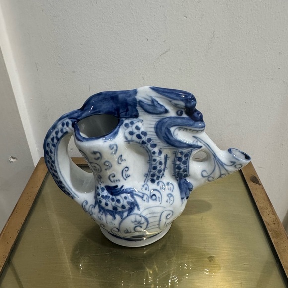 Vintage Chinese Blue & White Dragon Shaped Pitcher Teapot - Picture 2 of 8